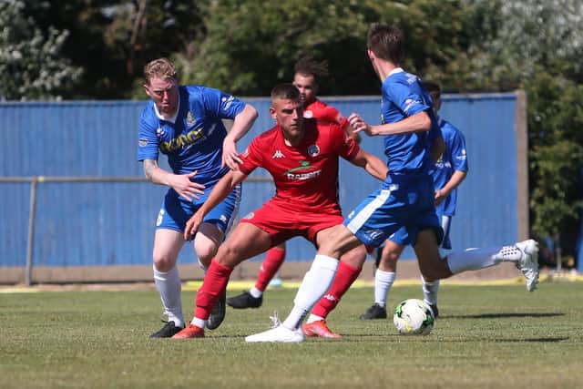 Worthing do battle at Selsey / Picture: Mike Gunn