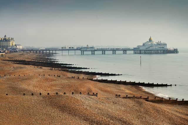 Eastbourne seafront SUS-210324-130110001