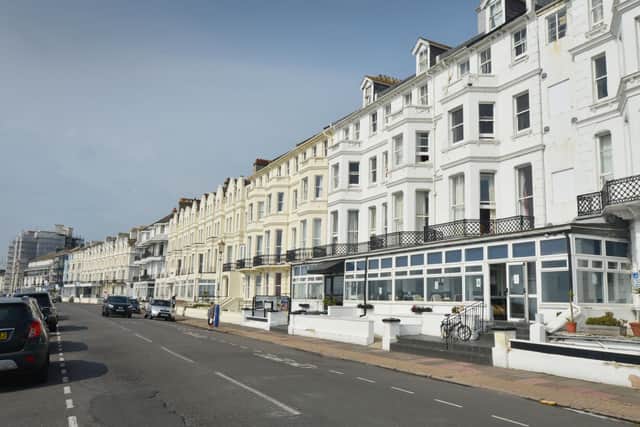 Eastbourne seafront/Royal Parade SUS-200813-122720001