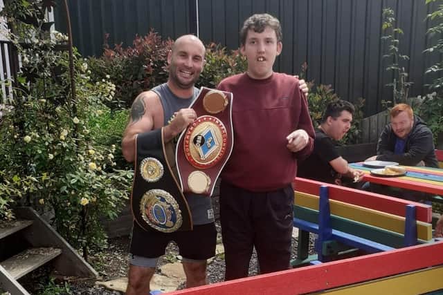 Boxer Ben 'Duracell' Jones visits Oaktree Farm Care at Copsale