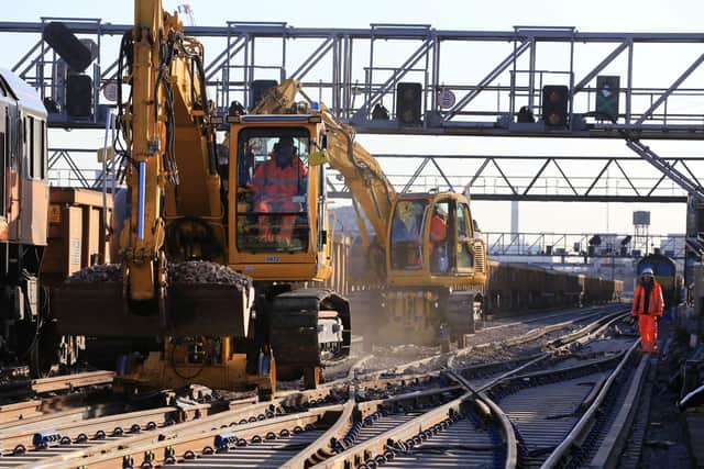 The railway between Three Bridges, Brighton and Lewes will close for 9-days from Saturday 19 to Sunday 27 January 2022, to deliver track replacement work and build a new underpass.
