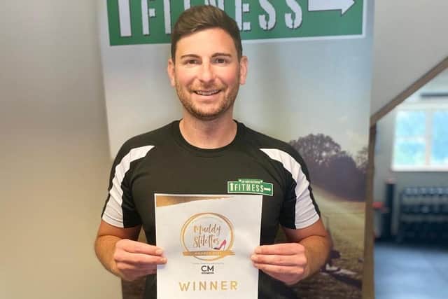 Billingshurst personal trainer Paul Snowsell with his Muddy Stilletos award SUS-211008-104505001