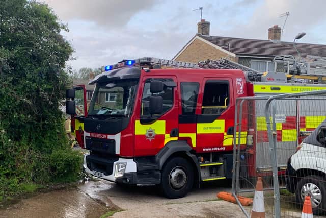 Fire engine in Paul Close, Hailsham. Picture from Dan Jessup. SUS-210908-113514001
