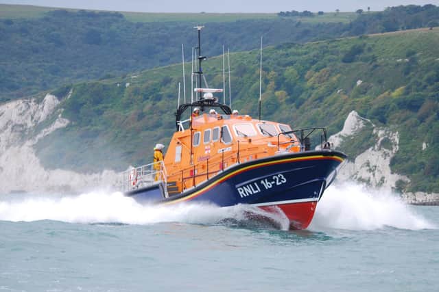 Eastbourne RNLI were called to the incident SUS-191006-155013001