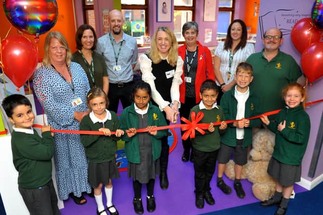Celebrated Sussex children's author Vashti Hardy opens the new library at London Meed School in Burgess Hill. Photo: Steve Robards, SR2109273.