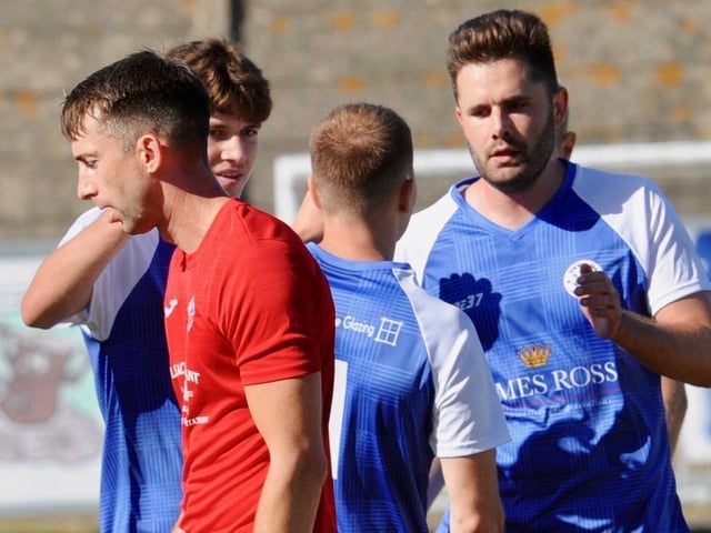 Action from Shoreham's 1-1 draw with Arundel at Middle Road | Picture: Stephen Goodger