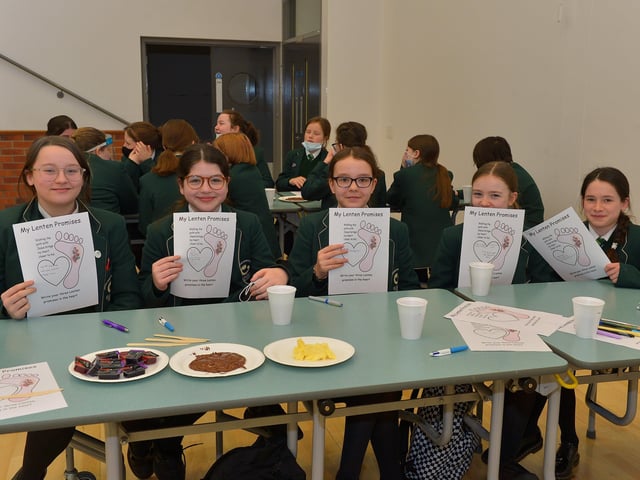 Year 8 St Cecilia’s College pupils pictured with their Lenten Promise during a pancake breakfast at the school on Tuesday morning last. DER2209GS – 016