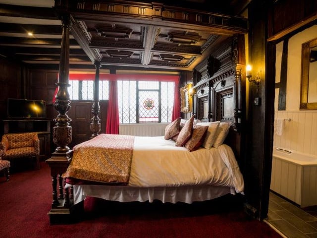 Four poster bed