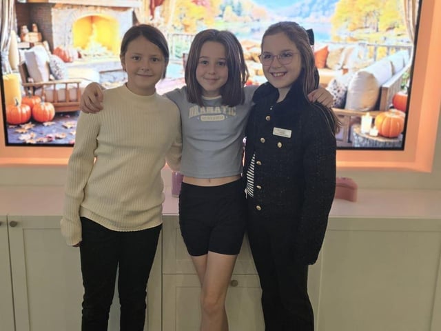 Daisy has formed very close connections at Manor Barn Care Home in Fishbourne, Chichester, alongside Millie and Nola. This was the very first home where Daisy introduced and rolled out the programme, making it an especially meaningful place for her.