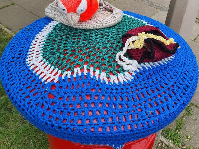 Parrot in a boat by the Pembury Road shops, Langney
