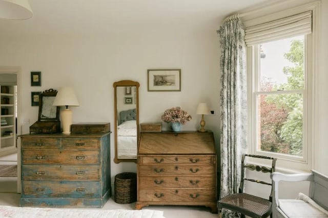 A look inside a charming arts and crafts house situated within the South Downs National Park
Photo: Zoopla