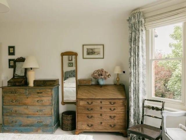 A look inside a charming arts and crafts house situated within the South Downs National Park
Photo: Zoopla