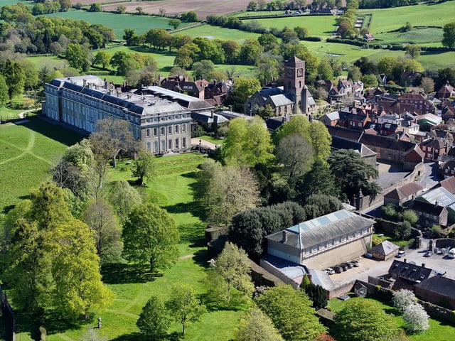 PETWORTH HOUSE / PETWORTH