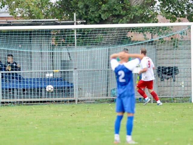 Shoreham v Saltdean Utd
