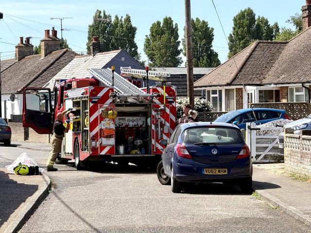 Fire crews tackle garden blaze in Littlehampton
