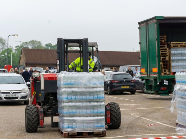 Southern Water customers have flocked to a bottled water station in Billingshurst after Horsham District was left with 'no water' following a ‘failure’ at one of the company’s supply works.