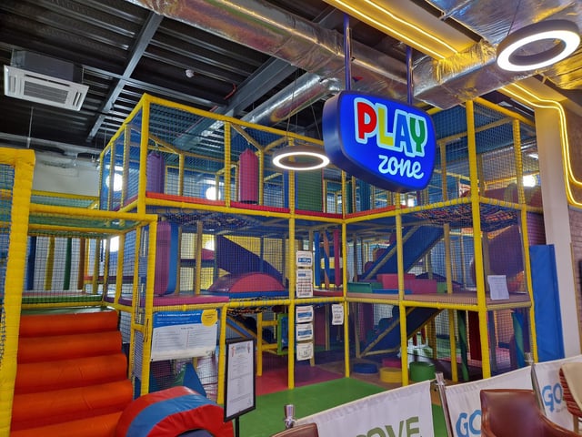 We tried out a family weekend break at Seal Bay Resort in Selsey. We stayed in a platinum caravan and experienced a host of activities and entertainment across the seaside West Sussex site.