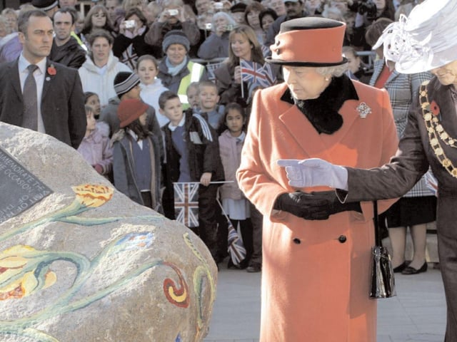 The Queen with Mayor Sally Blake