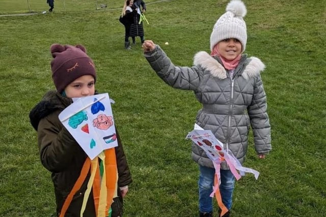 Parents for Peace Worthing's kite flying solidarity event for children in Gaza