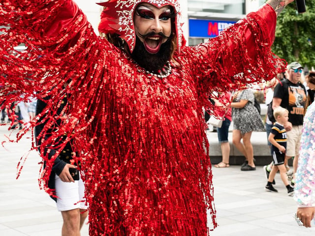 Crawley Pride 2022 - Picture by Geoff Nichols Photography | Instagram @geoffnphoto | Twitter @geoffnicphoto