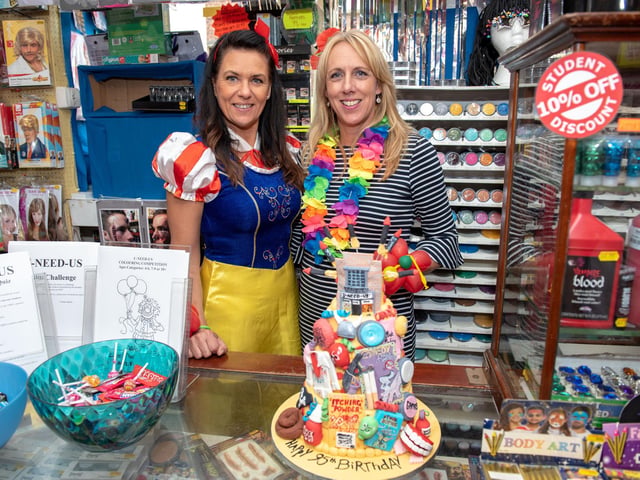 Sarah Jobe and Clare Searle with the 95th Anniversary cake at U-Need-Us in 2018. Picture: Vernon Nash (180396-005)