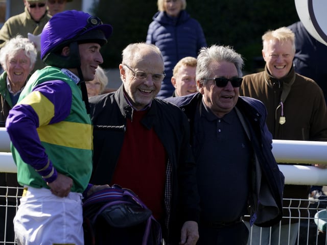 Race 6 The Best Odds Guarenteed At YEEHAA.BET Mares Novices Limited Handicap Hurdle Race at Fontwell on Friday 19 April 2024. www.polopictures.co.uk Fontwell Arundel Clive Bennett 20240419 ©2024 Clive Bennett Photography 19/04/2024 _CAB3059.JPG:Spring jump racing at Fontwell Park