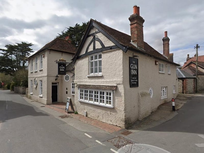 The Gun Inn, in High Street, Findon, has a rating of 4.6 out of 5 from 770 reviews