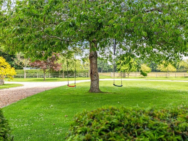 6 bed detached house for £2,750,000. Sold by Hamptons