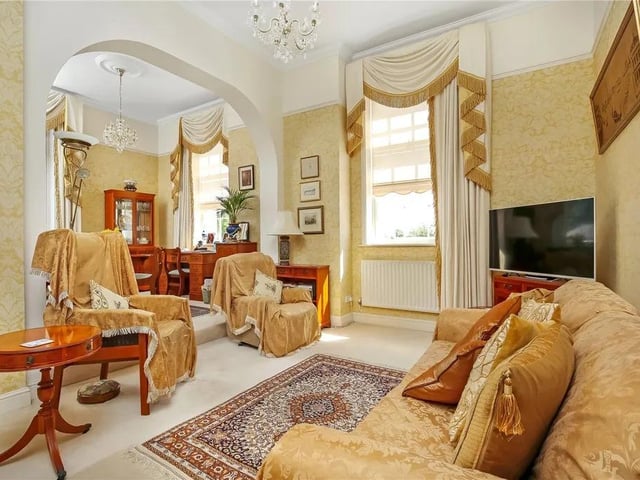 Another view of the lounge.