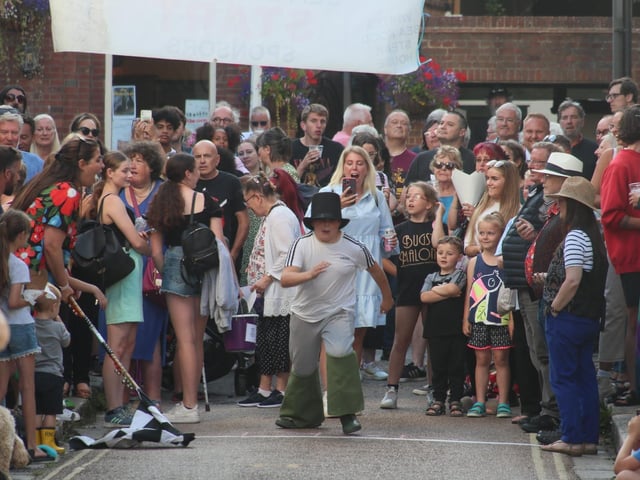 Hastings Old Town Carnival Week 2022: Seaboot Race. Photo by Roberts Photographic