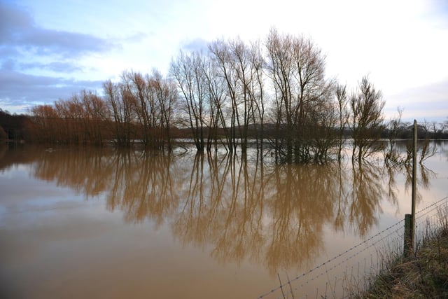JPCT 21-12-12 S12520380X Rye farm, Hollands Road, Henfield. Flood water levels -photo by Steve Cobb