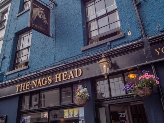 People liked this St Leonards pub for its friendly staff and locals, meat raffle and monthly quiz as well as the live music. It was described as 'a real community hub'.
