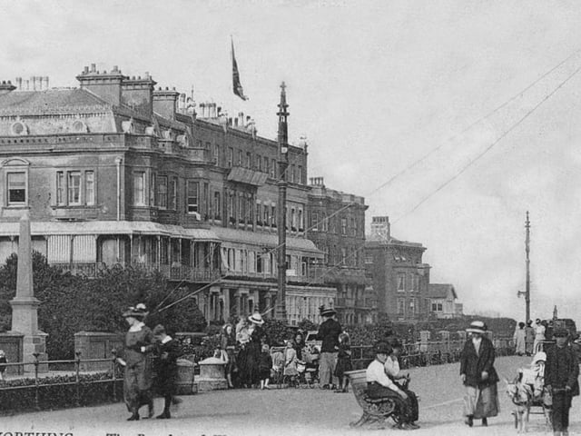 Worthing seafront in 1931, with Warnes Hotel in the background