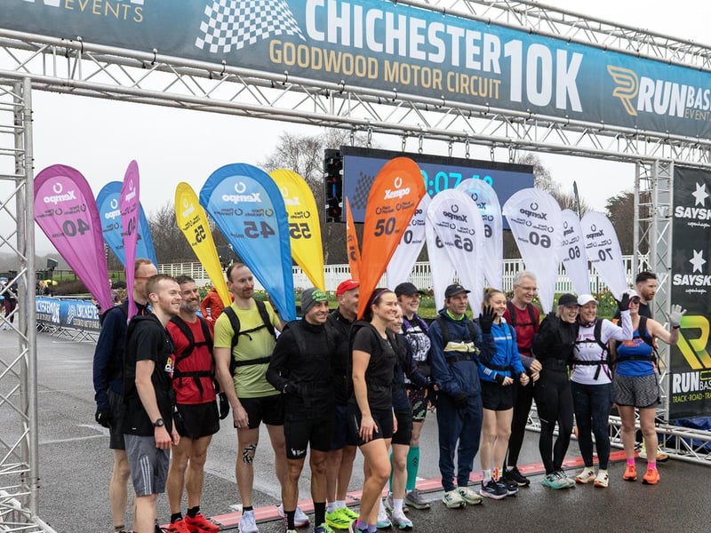 The pacers carring times for various so that runners of different abilities can pace themselves round the course