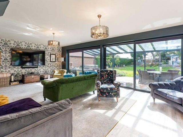 The First Avenue home also boasts modern décor throughout, a west-facing garden and a swimming pool and gym.