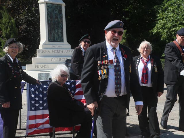 VJ Day service at Alexandra Park war memorial. Pic by Roberts Photographic