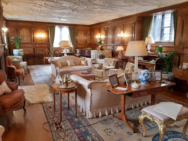 Hever Castle was to the childhood home of Anne Boleyn, King Henry VIII’s second wife.