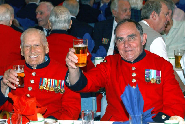Chelsea Pensioners enjoying their visit to Worthing in 2006