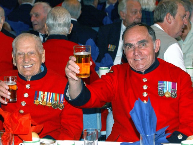 Chelsea Pensioners enjoying their visit to Worthing in 2006