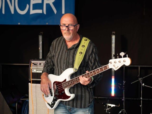 Hastings Old Town Carnival Week: Nearly on the Beach Concert. Pic by Frank Copper.