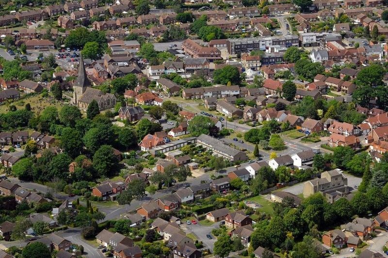 Households in Billingshurst have an average annual income after tax of £50,300