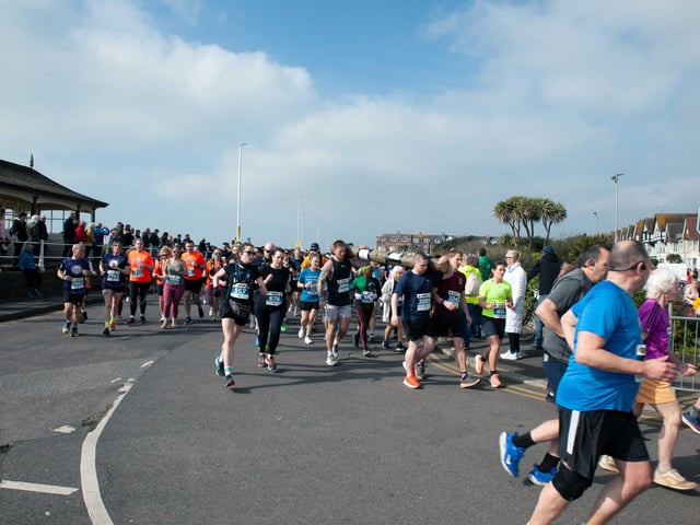 Hastings Half Marathon 2026 - pictures by Frank Copper