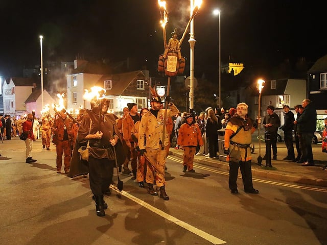 Hastings Bonfire 2025. Photo by Andrew Clifton.