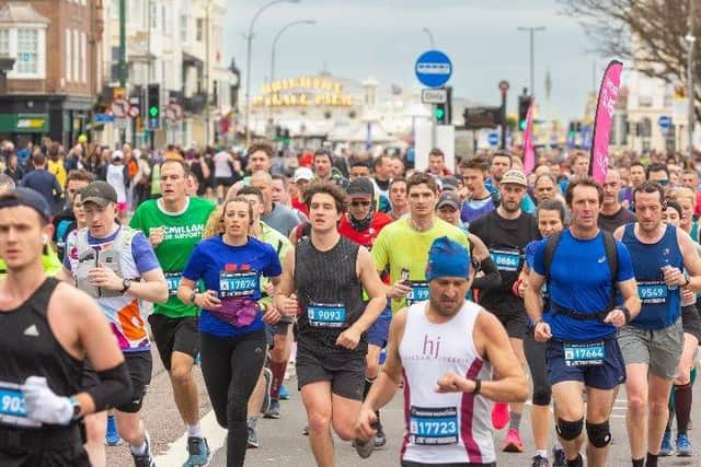 Huge numbes turn out to run the Brighton Marathon