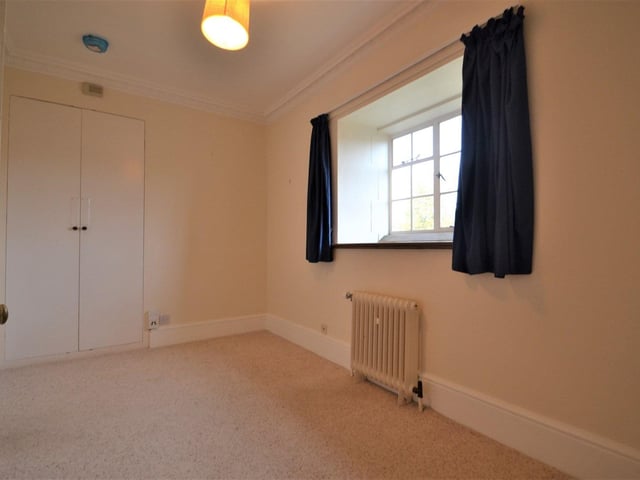 First floor apartment to let at Parham House