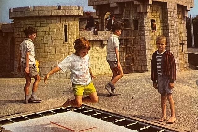 Once the most well-loved play attraction in Hastings, kids loved this attraction for its centre-piece stone castle, with sandpit moat. It also had an army style obstacle course with climbing nets and pipes to wriggle through. It closed in the 1980's.