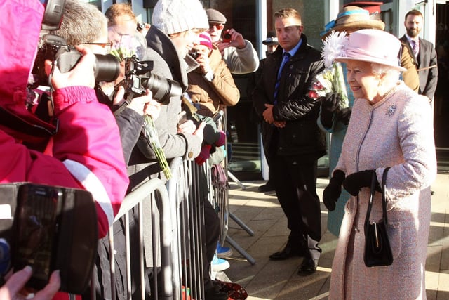DM17114835a.jpg The Queen visits Chichester Festival Theatre. Photo by Derek Martin Photography.