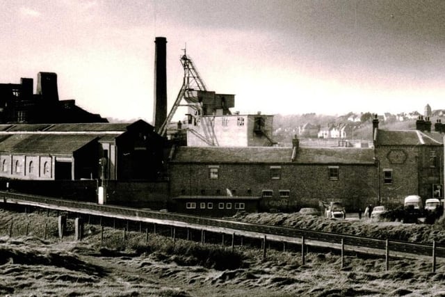 Demolishing the Glyne Gap gas works in 1971