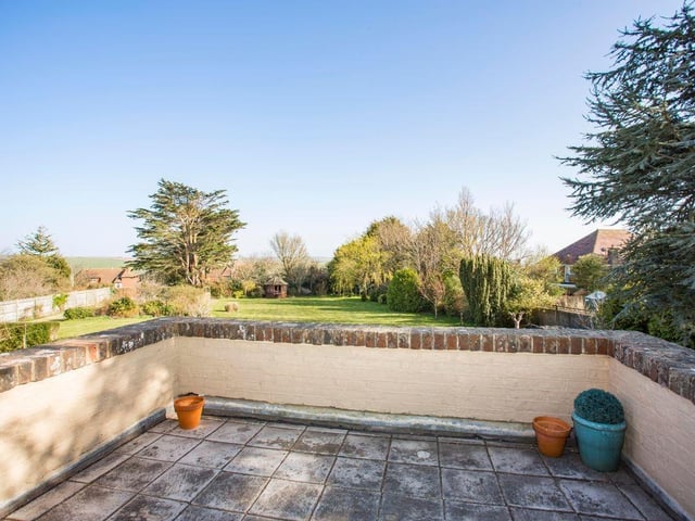 The Ridgeway, Friston
