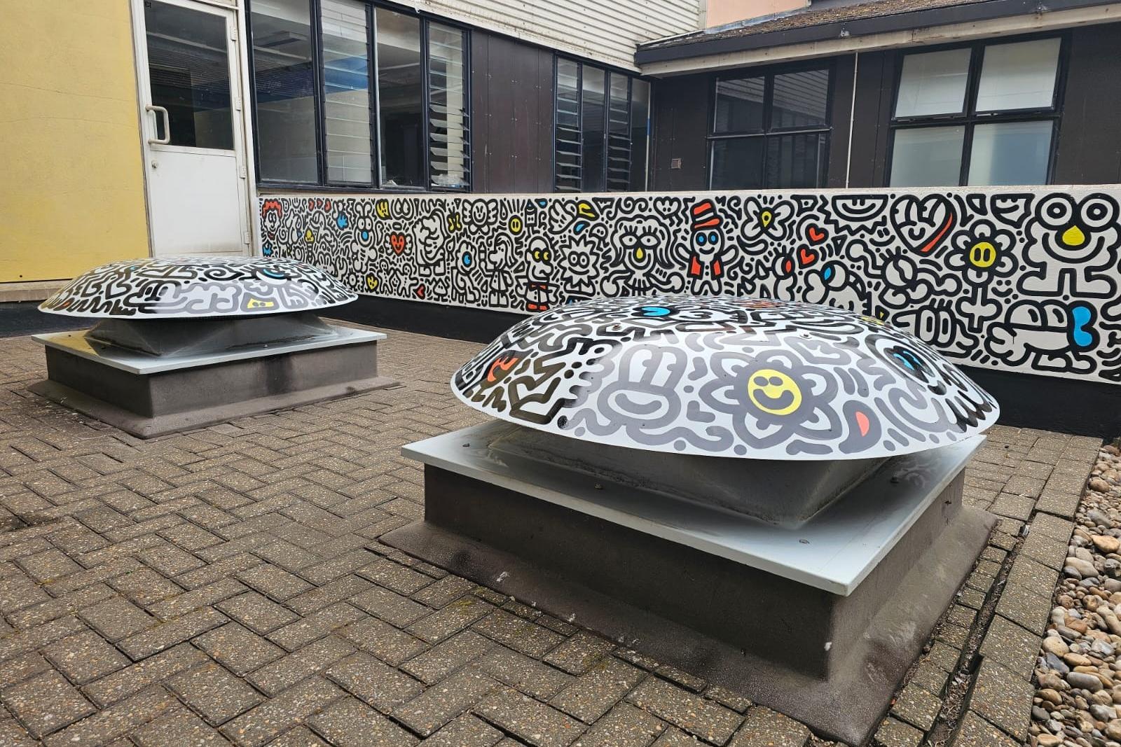 Auffälliges neues Wandgemälde für das Conquest Hospital in Hastings